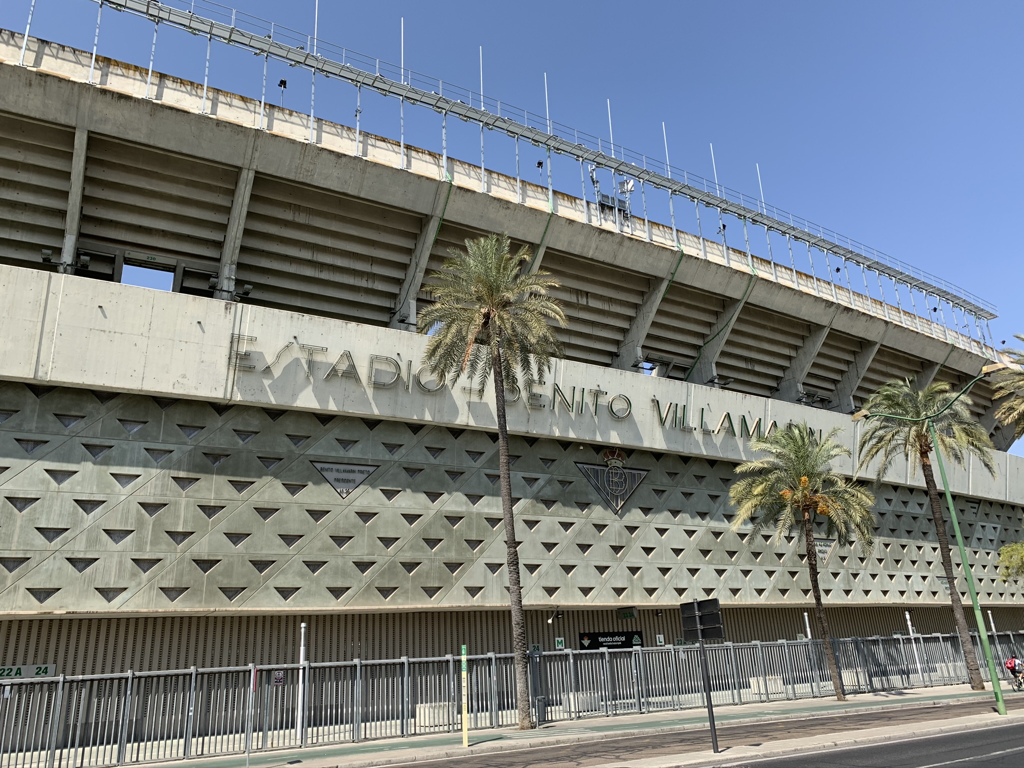 estadio-benito-villamar-n-the-home-of-real-betis-around-the-grounds